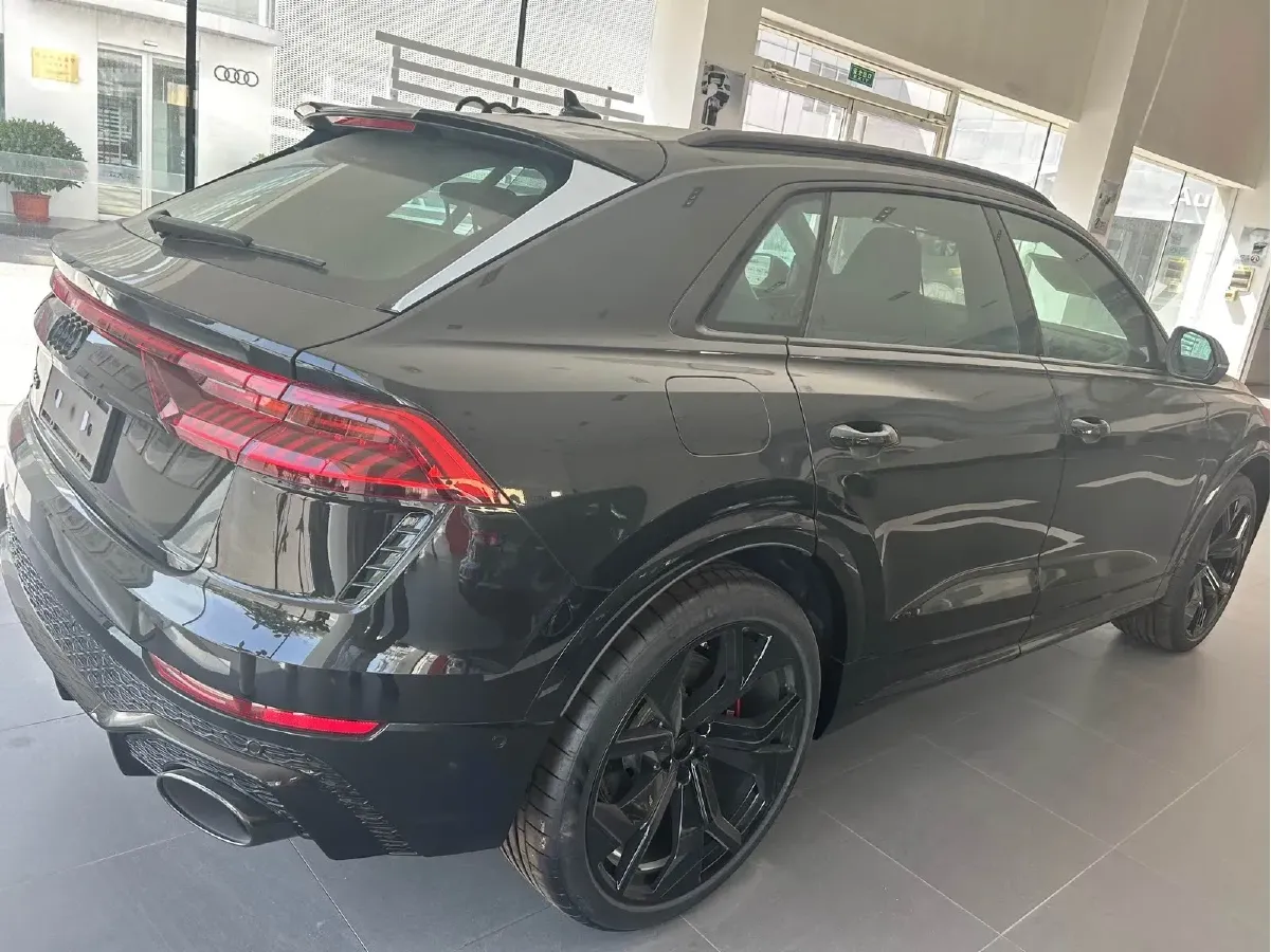 2022 Audi RS Q8 4.0T 600HP V8 8AT,autocango,china used car exporter,china ev exporter,chinese used car exporter,chinese used ev exporter