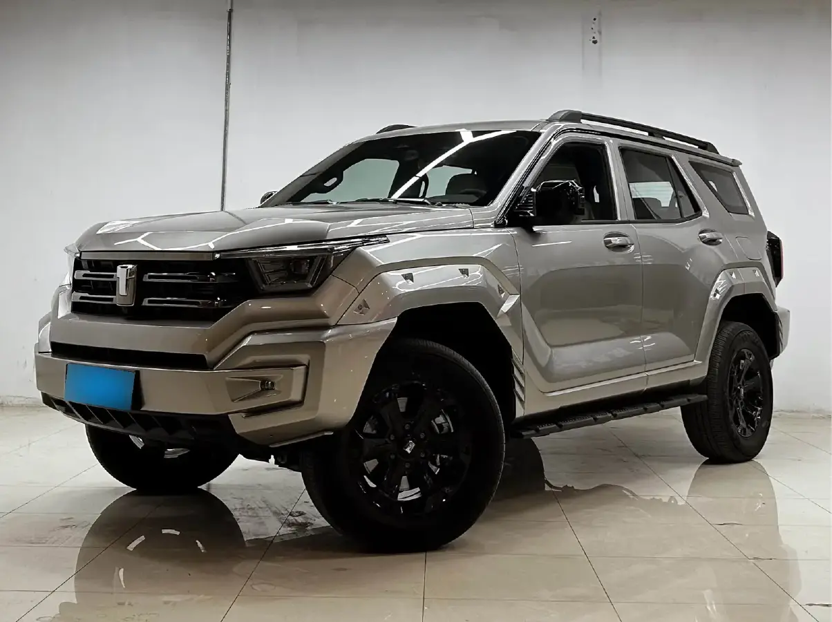 2025 Tank 400 2.0T 252HP L4 9AT