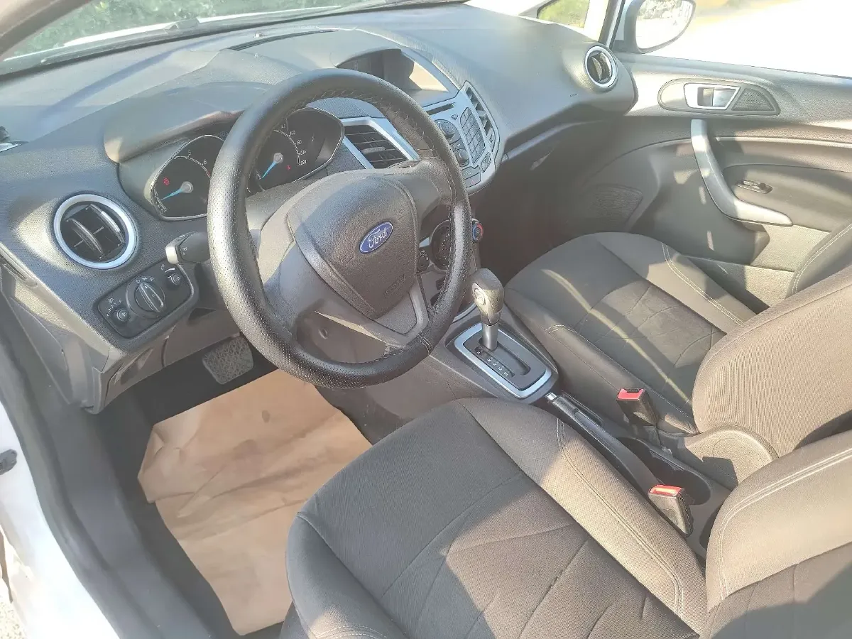 2013 Ford Fiesta 1.5L 110HP L4 6DCT,autocango,china used car exporter,china ev exporter,chinese used car exporter,chinese used ev exporter