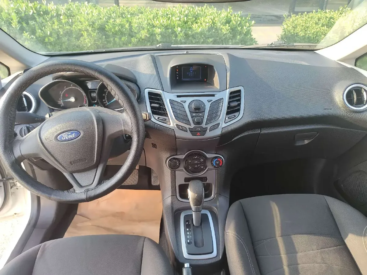 2013 Ford Fiesta 1.5L 110HP L4 6DCT,autocango,china used car exporter,china ev exporter,chinese used car exporter,chinese used ev exporter