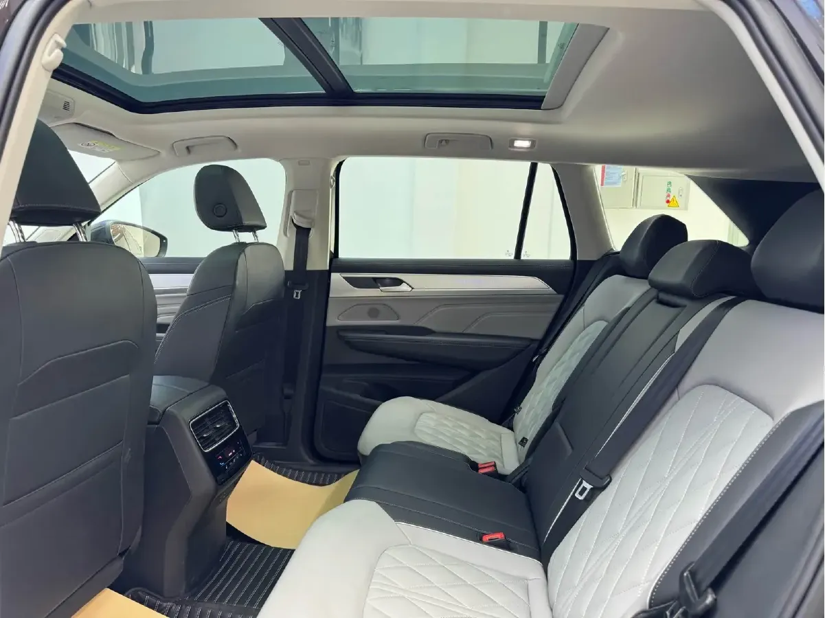 2024 Volkswagen Tavendor 2.0T 220HP L4 7DCT,autocango,china used car exporter,china ev exporter,chinese used car exporter,chinese used ev exporter