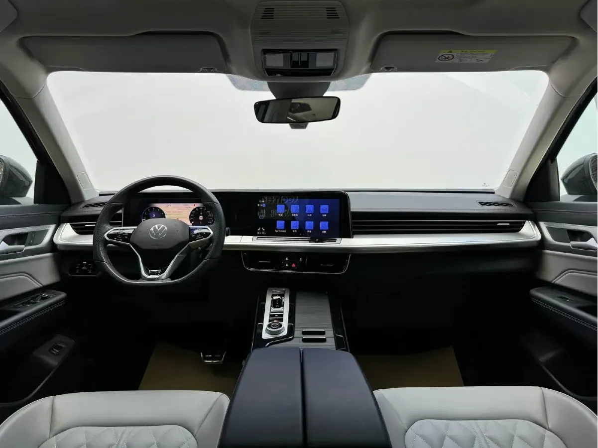 2024 Volkswagen Tavendor 2.0T 220HP L4 7DCT,autocango,china used car exporter,china ev exporter,chinese used car exporter,chinese used ev exporter