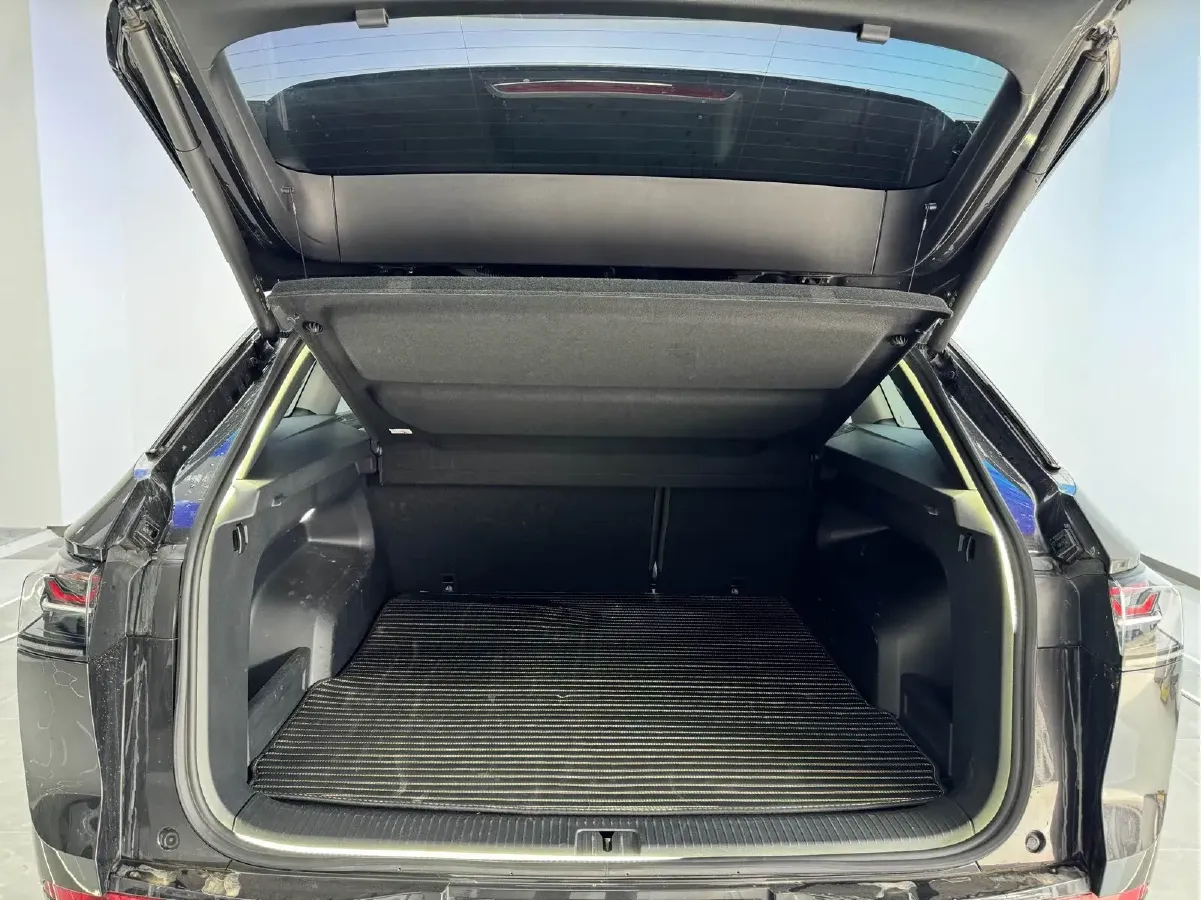 2024 Volkswagen Tavendor 2.0T 220HP L4 7DCT,autocango,china used car exporter,china ev exporter,chinese used car exporter,chinese used ev exporter