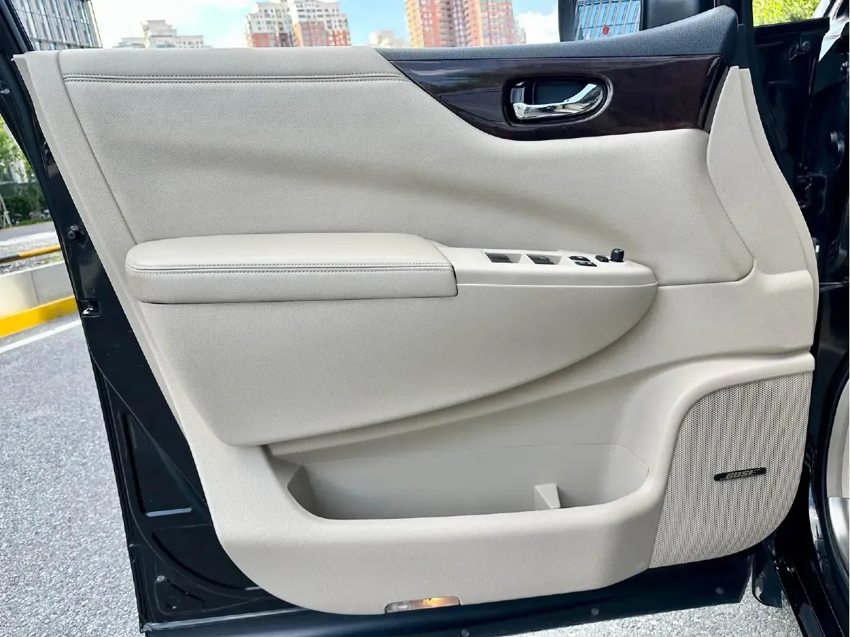 2015 Nissan Quest 3.5L 277HP V6 CVT,autocango,china used car exporter,china ev exporter,chinese used car exporter,chinese used ev exporter