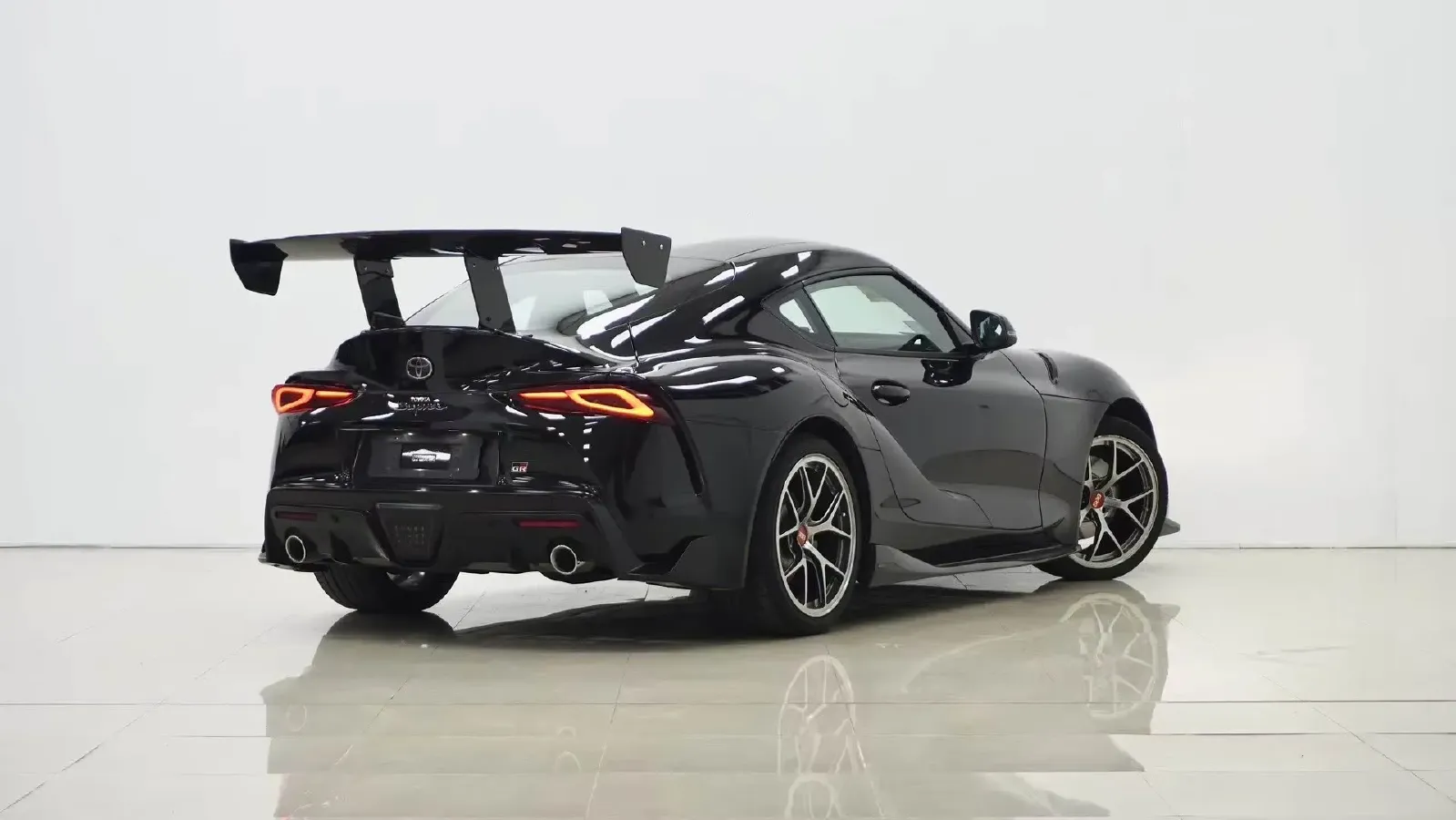 2022 Toyota Supra 2.0T 197HP L4 8AT,autocango,china used car exporter,china ev exporter,chinese used car exporter,chinese used ev exporter