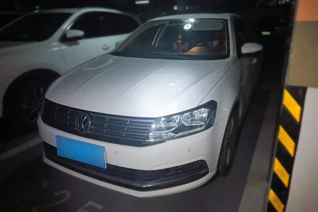 2017 Volkswagen Lavida 1.6L 110HP L4 6AT