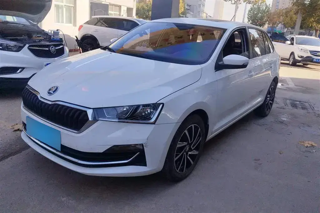 2020 Skoda Rapid Spaceback 1.5L 112HP L4 6AT