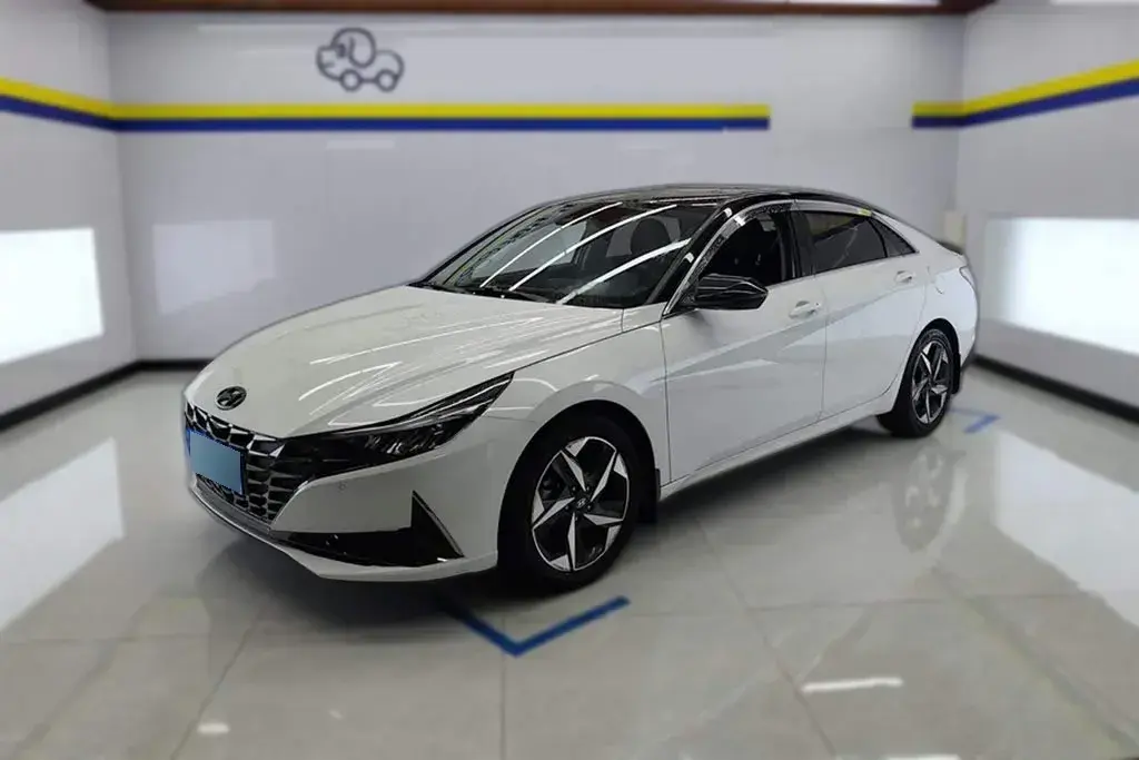2022 Hyundai Elantra 1.5L 115HP L4 CVT