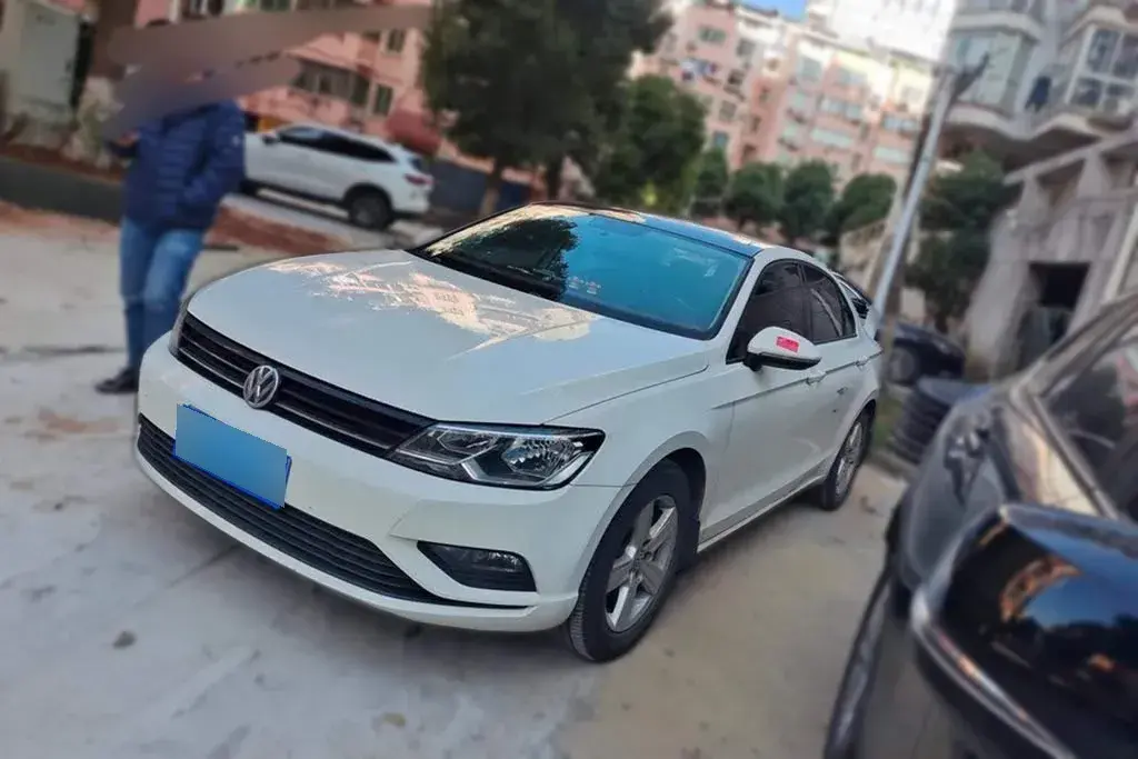 2015 Volkswagen Lamando 1.4T 131HP L4 5MT