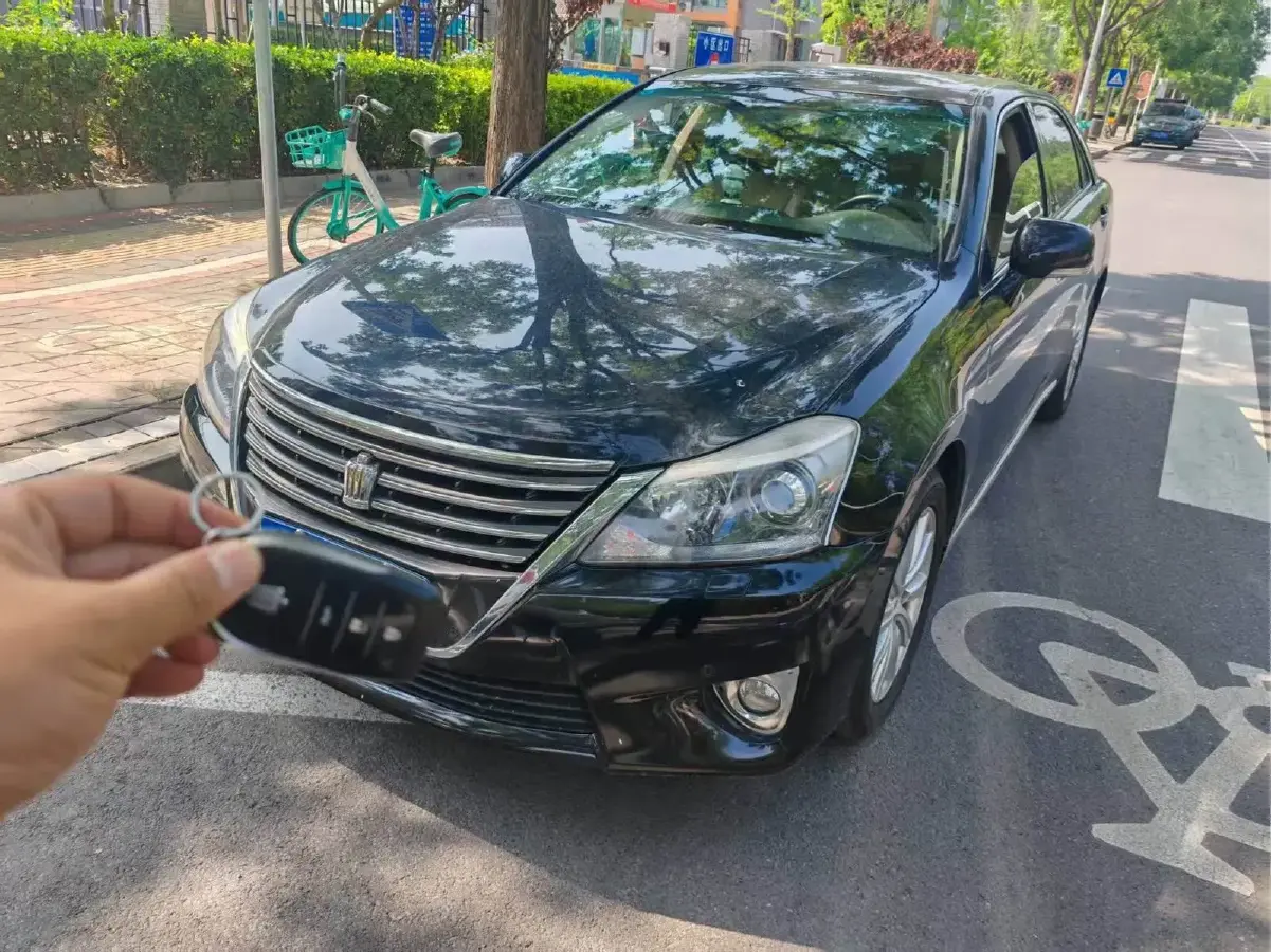 2012 Toyota Crown 2.5L 193HP V6 6AT