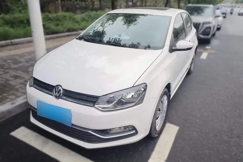 2016 Volkswagen Polo 1.6L 110HP L4 6AT