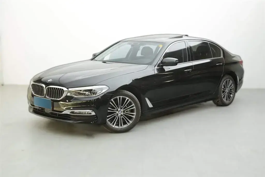 2018 BMW 5 Series 3.0T 340HP L6 8AT