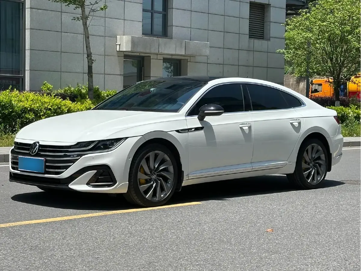 2023 Volkswagen CC 2.0T 220HP L4 7DCT
