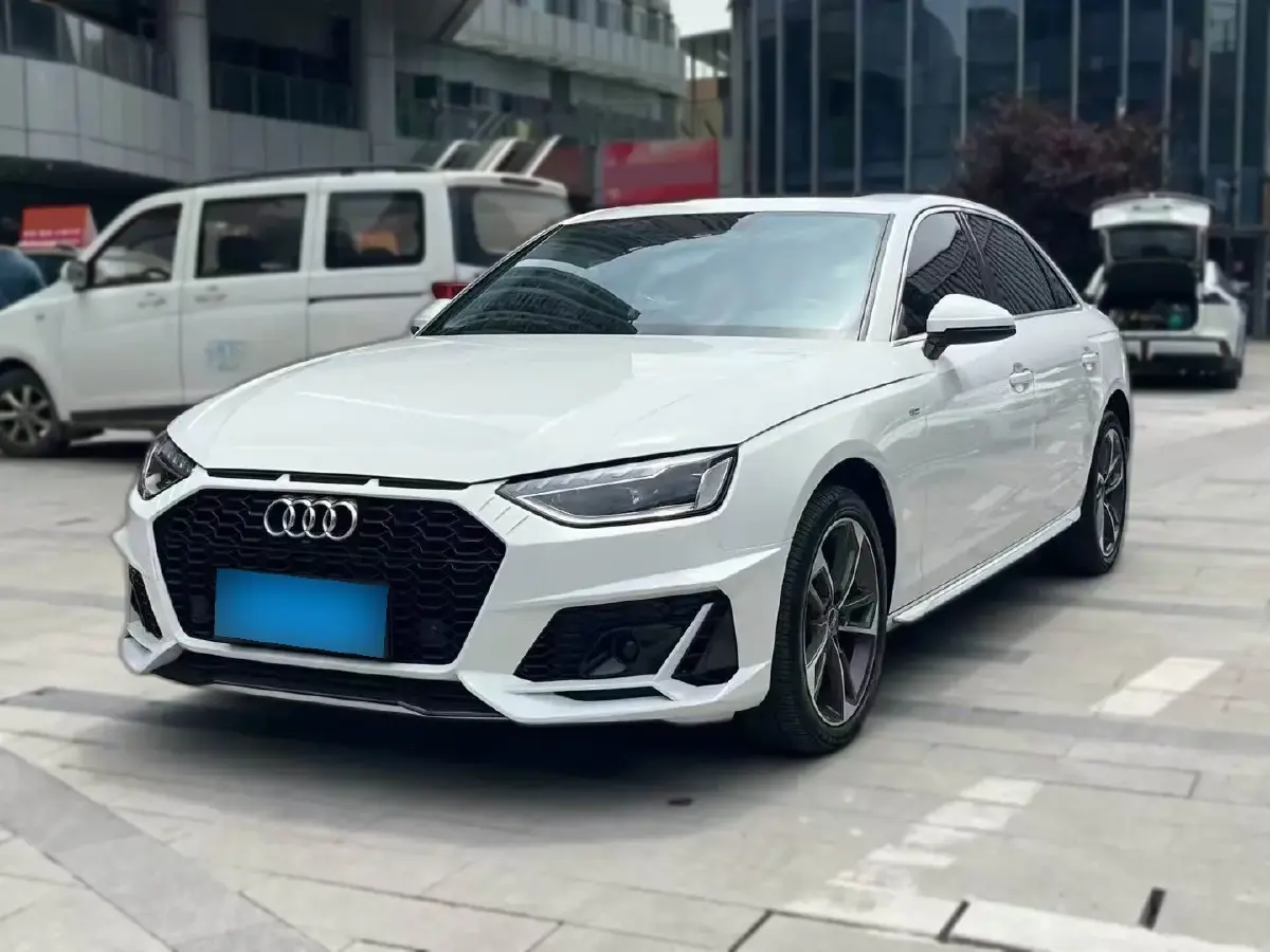 2022 Audi A4L 2.0T 190HP L4 7DCT