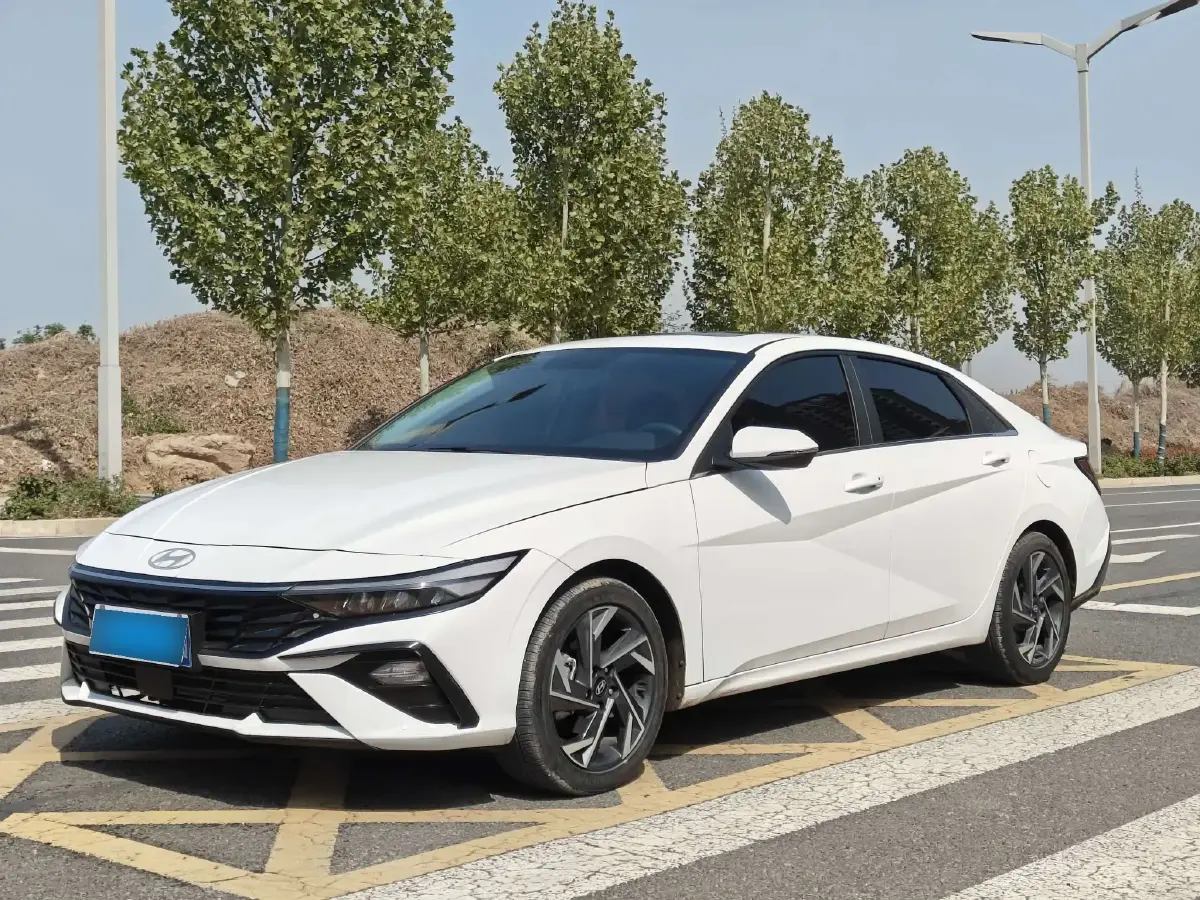 2023 Hyundai Elantra 1.5L 115HP L4 CVT