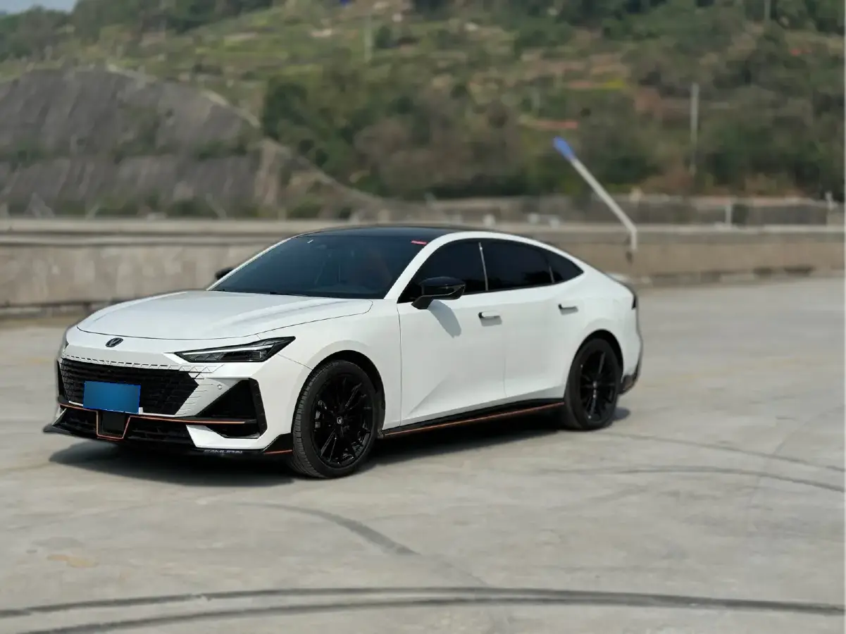 2023 ChangAn UNI-V 1.5T 188HP L4 7DCT