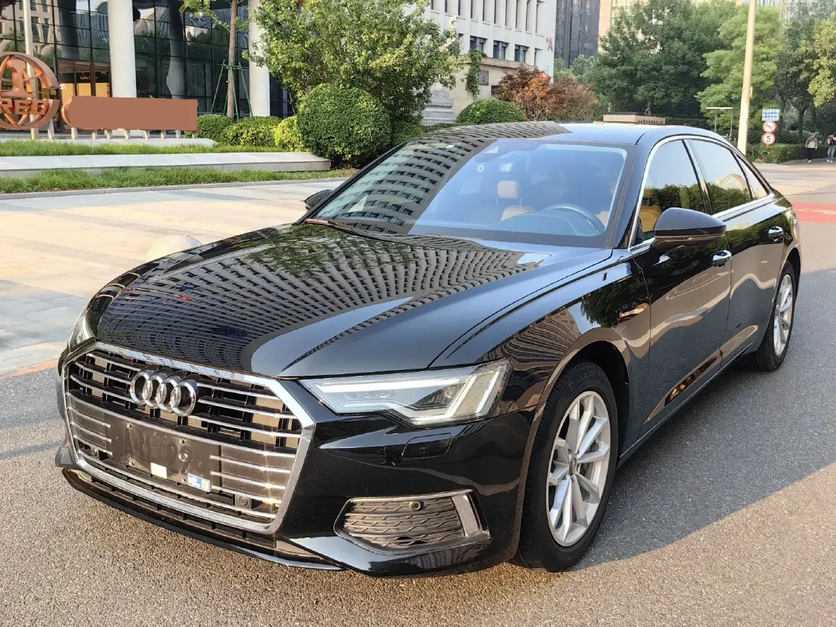 2022 Audi A6L 2.0T 190HP L4 7DCT