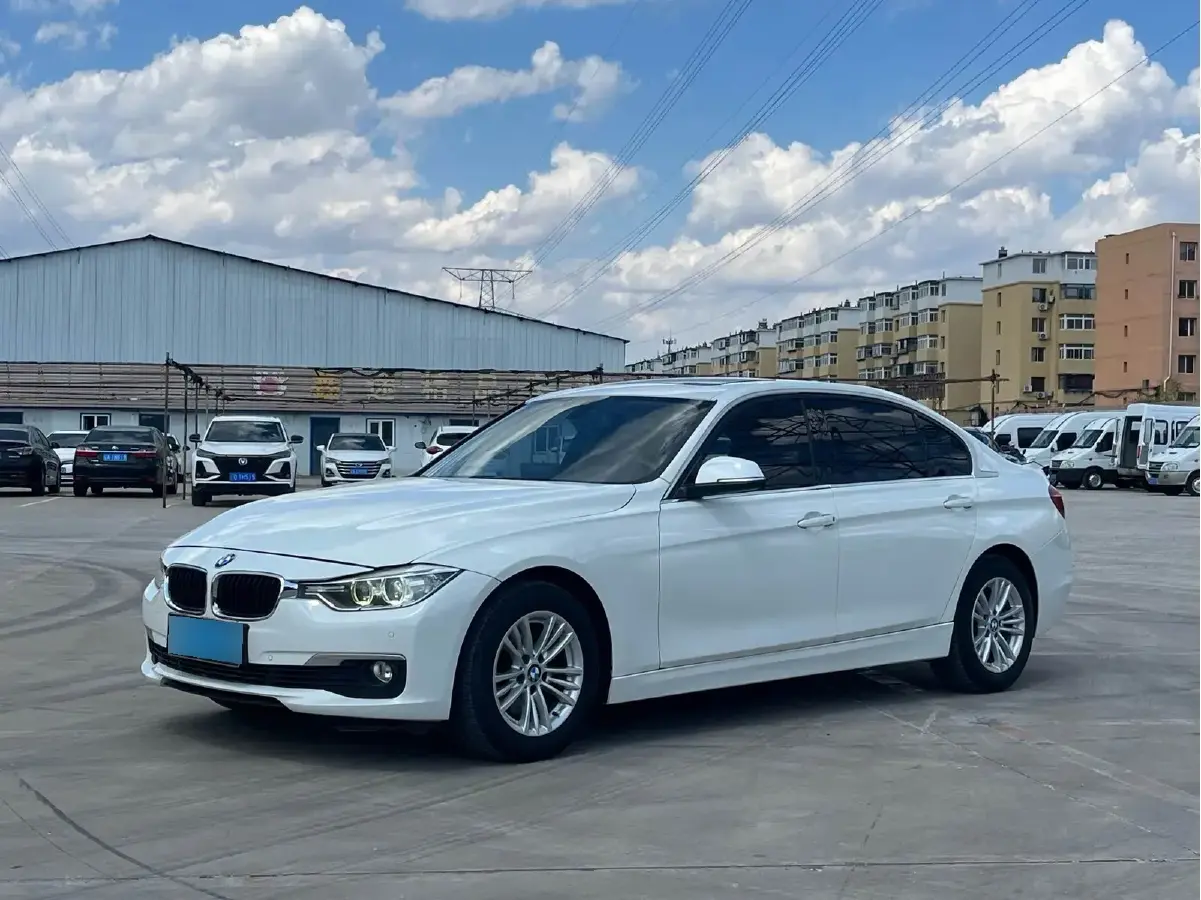 2013 BMW 3 Series 2.0T 184HP L4 8AT