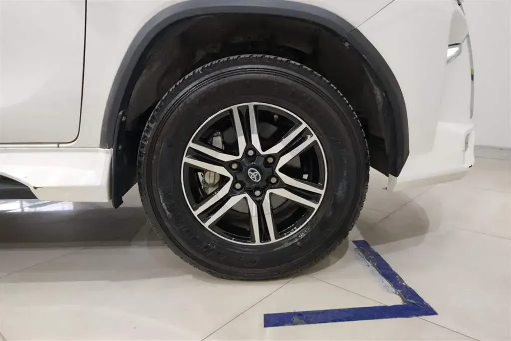 2016 Toyota Fortuner 2.7L 163HP L4 6AT,autocango,china used car exporter,china ev exporter,chinese used car exporter,chinese used ev exporter