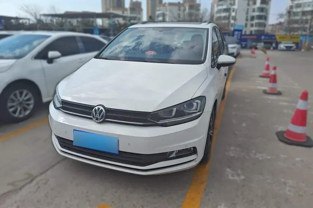 2018 Volkswagen Touran 1.4T 150HP L4 7DCT
