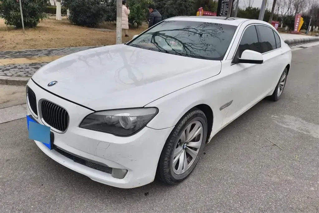 2009 BMW 7 Series 3.0L 258HP L6 6AT
