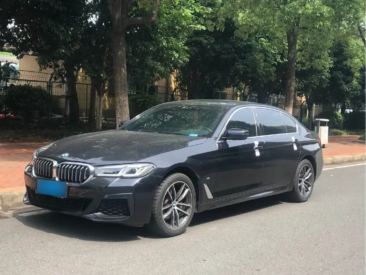 2022 BMW 5 Series 2.0T 184HP L4 8AT