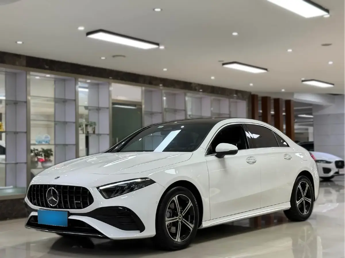 2024 Mercedes-Benz A Class 1.3T 163HP L4 7DCT