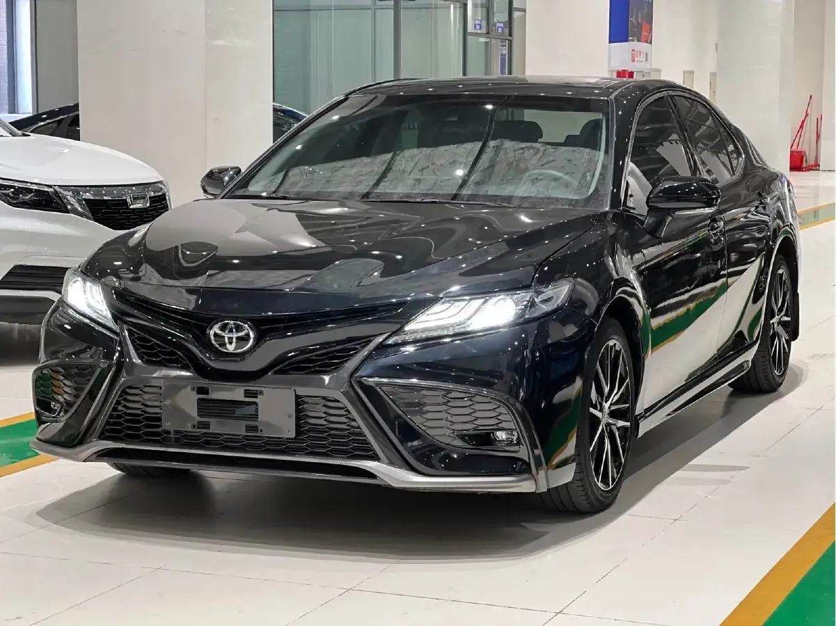 2021 Toyota Camry 2.5L 209HP L4 8AT