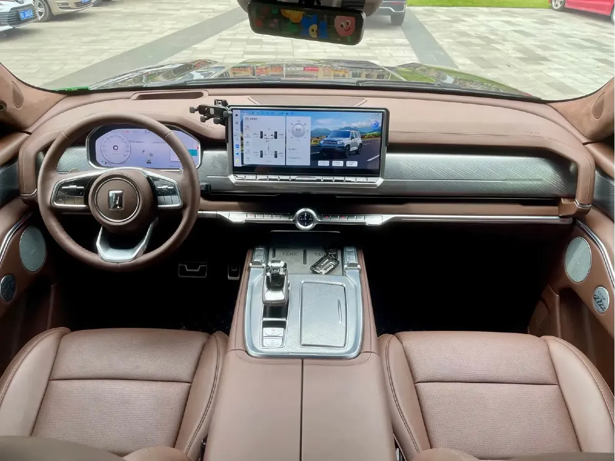 2024 Tank 700 3.0T 360HP V6 9AT PHEV 37.1KWH,autocango,china used car exporter,china ev exporter,chinese used car exporter,chinese used ev exporter