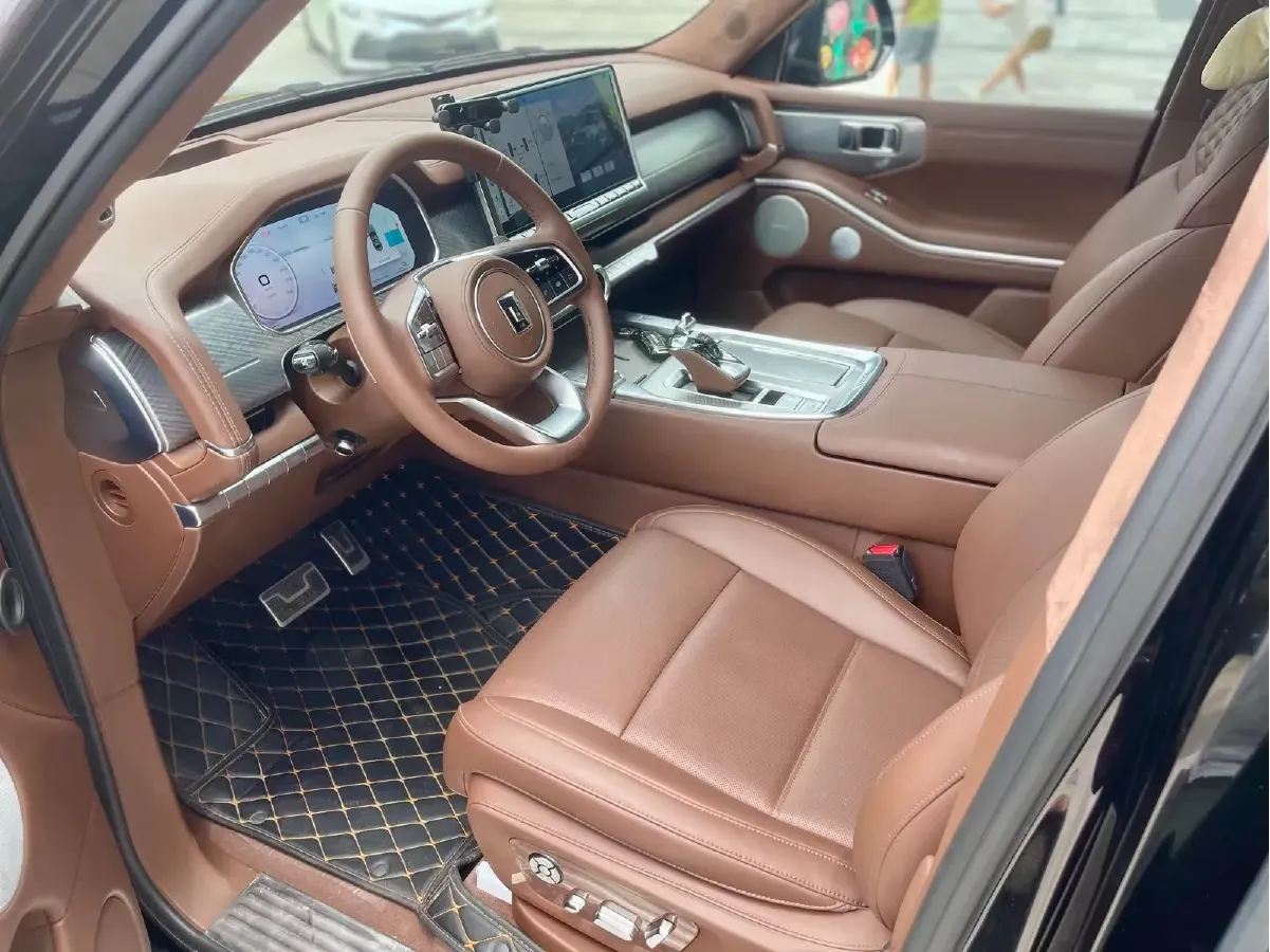 2024 Tank 700 3.0T 360HP V6 9AT PHEV 37.1KWH,autocango,china used car exporter,china ev exporter,chinese used car exporter,chinese used ev exporter