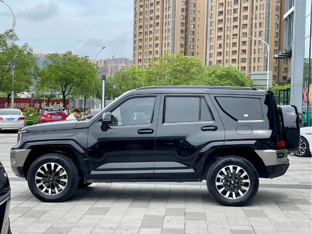2024 Tank 700 3.0T 360HP V6 9AT PHEV 37.1KWH,autocango,china used car exporter,china ev exporter,chinese used car exporter,chinese used ev exporter