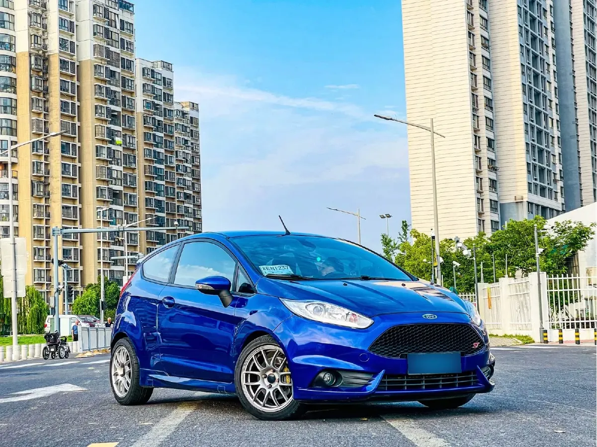 2013 Ford Fiesta 1.6T 182HP L4 6MT,autocango,china used car exporter,china ev exporter,chinese used car exporter,chinese used ev exporter