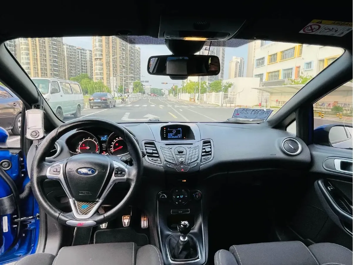 2013 Ford Fiesta 1.6T 182HP L4 6MT,autocango,china used car exporter,china ev exporter,chinese used car exporter,chinese used ev exporter