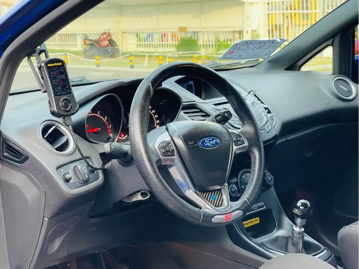 2013 Ford Fiesta 1.6T 182HP L4 6MT,autocango,china used car exporter,china ev exporter,chinese used car exporter,chinese used ev exporter