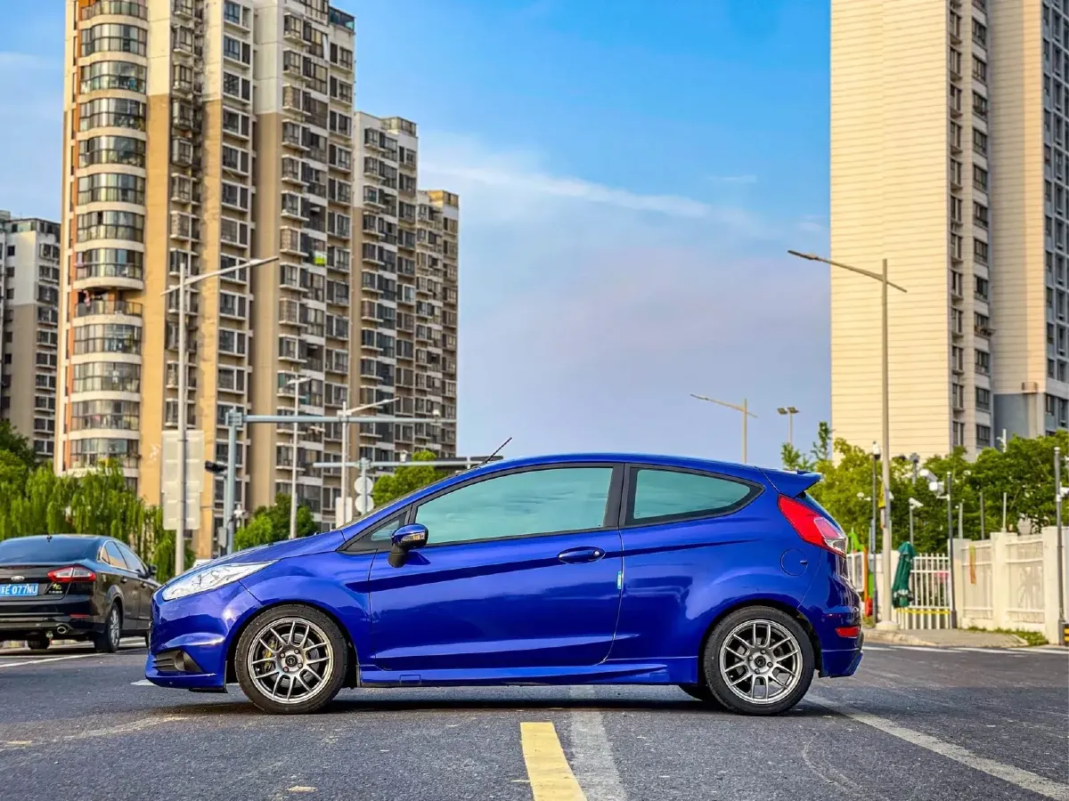 2013 Ford Fiesta 1.6T 182HP L4 6MT,autocango,china used car exporter,china ev exporter,chinese used car exporter,chinese used ev exporter