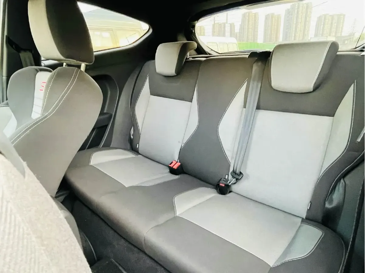 2013 Ford Fiesta 1.6T 182HP L4 6MT,autocango,china used car exporter,china ev exporter,chinese used car exporter,chinese used ev exporter