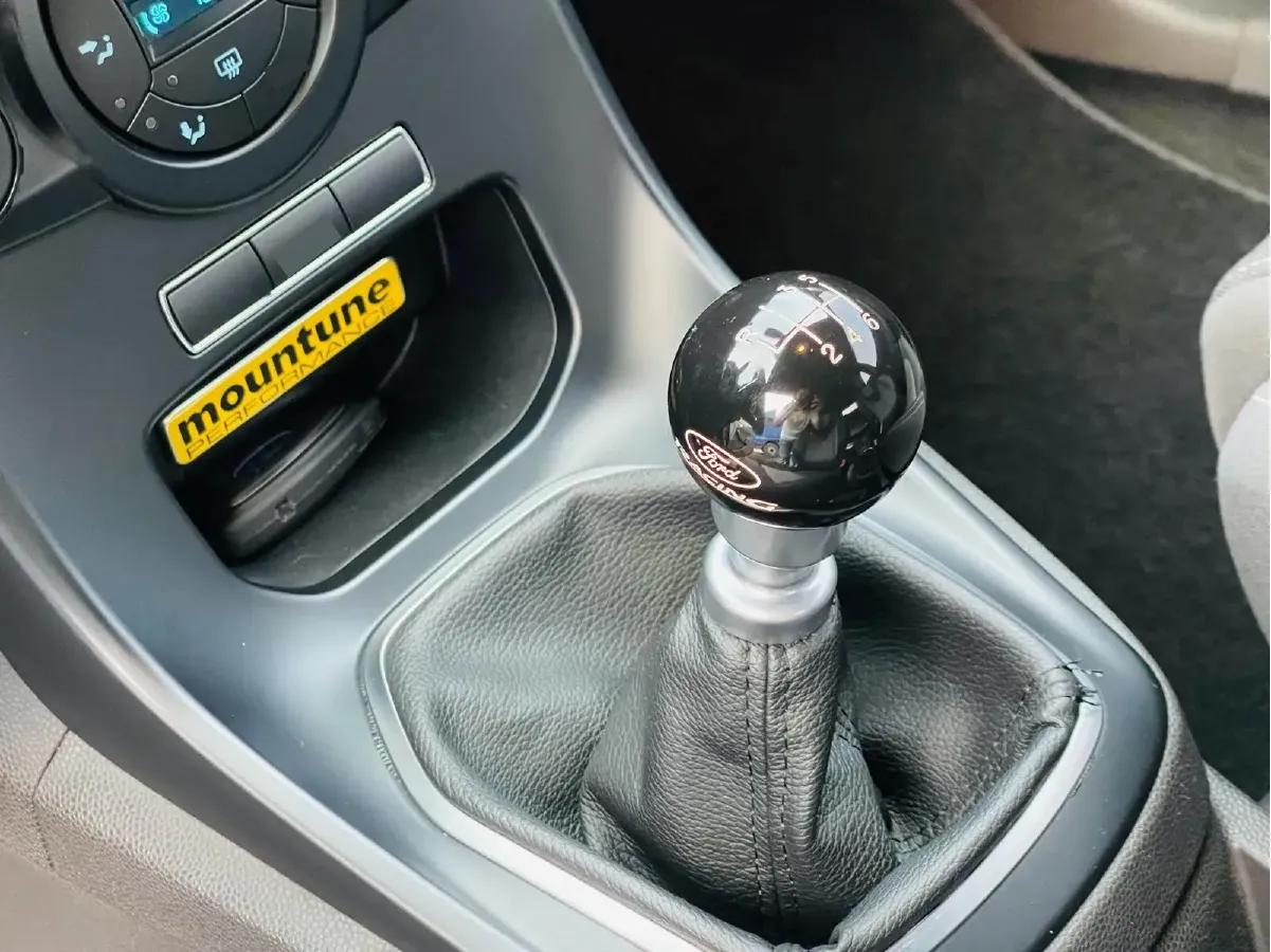 2013 Ford Fiesta 1.6T 182HP L4 6MT,autocango,china used car exporter,china ev exporter,chinese used car exporter,chinese used ev exporter