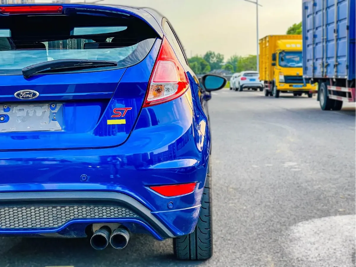 2013 Ford Fiesta 1.6T 182HP L4 6MT,autocango,china used car exporter,china ev exporter,chinese used car exporter,chinese used ev exporter