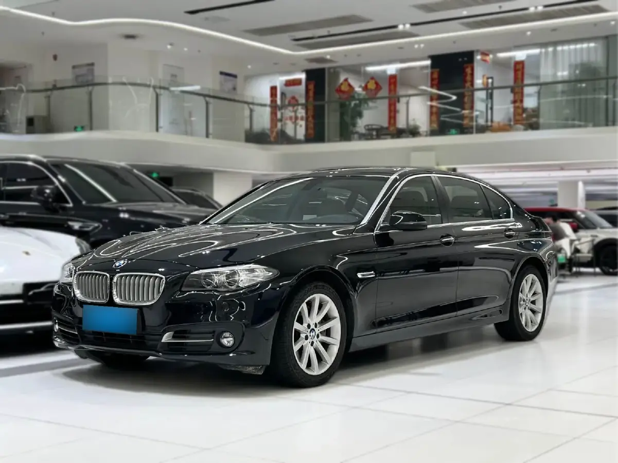 2013 BMW 5 Series 3.0T 306HP L6 8AT