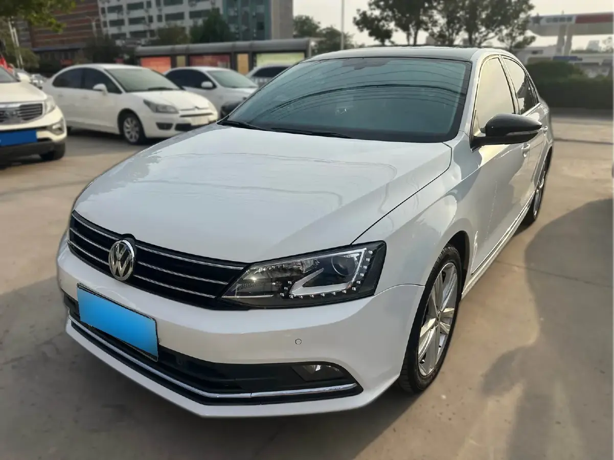 2018 Volkswagen Sagitar 1.4T 150HP L4 7DCT