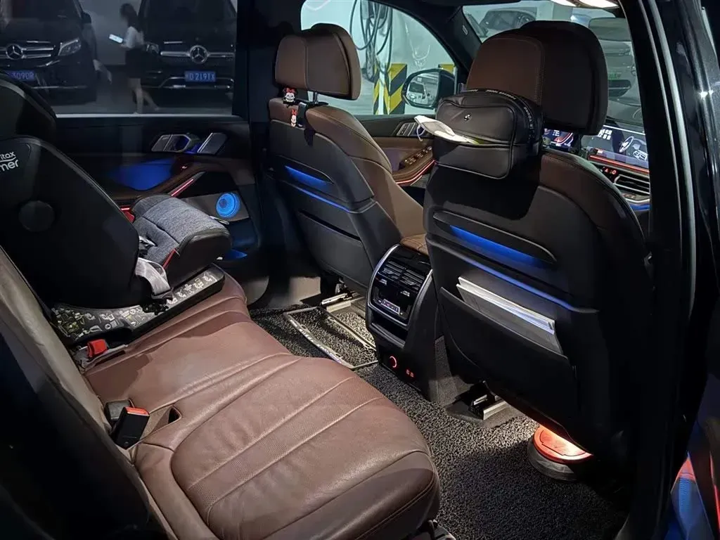 2020 BMW X7 3.0T 340HP L6 8AT,autocango,china used car exporter,china ev exporter,chinese used car exporter,chinese used ev exporter