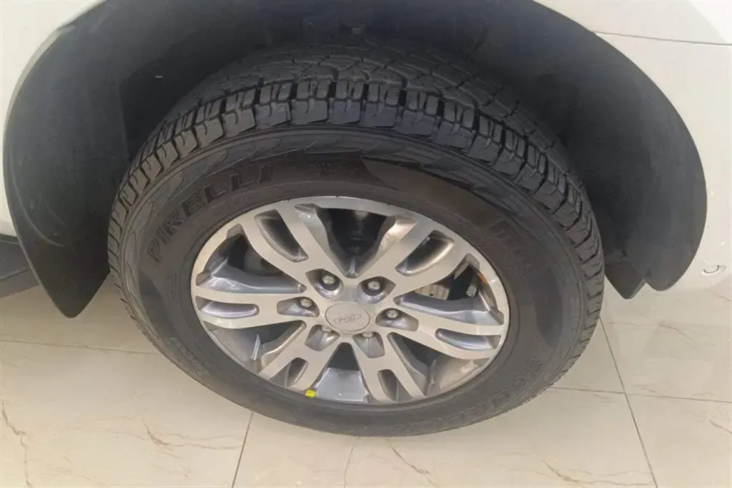 2017 Ford Everest 2.0T 245HP L4 6AT,autocango,china used car exporter,china ev exporter,chinese used car exporter,chinese used ev exporter