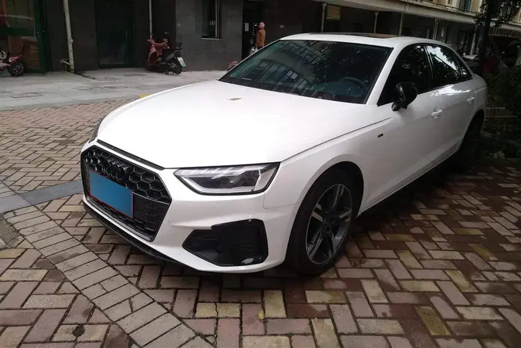 2022 Audi A4L 2.0T 190HP L4 7DCT