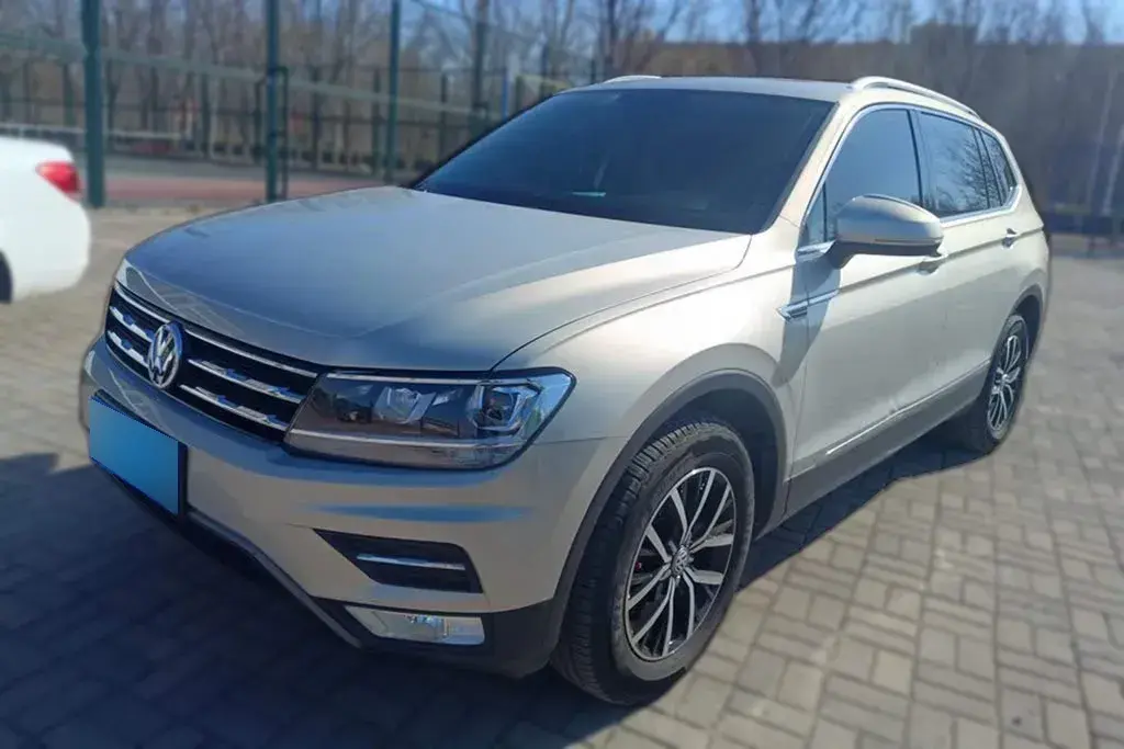 2018 Volkswagen Tiguan L 2.0T 186HP L4 7DCT