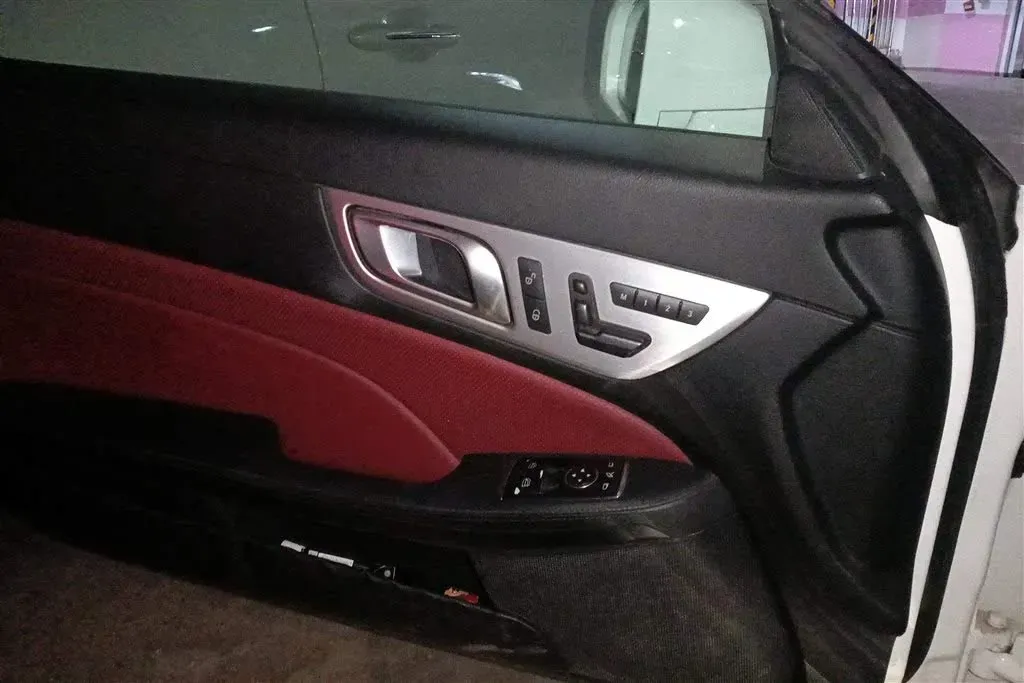 2015 Mercedes-Benz SLK Class 1.8T 184HP L4 7AT,autocango,china used car exporter,china ev exporter,chinese used car exporter,chinese used ev exporter