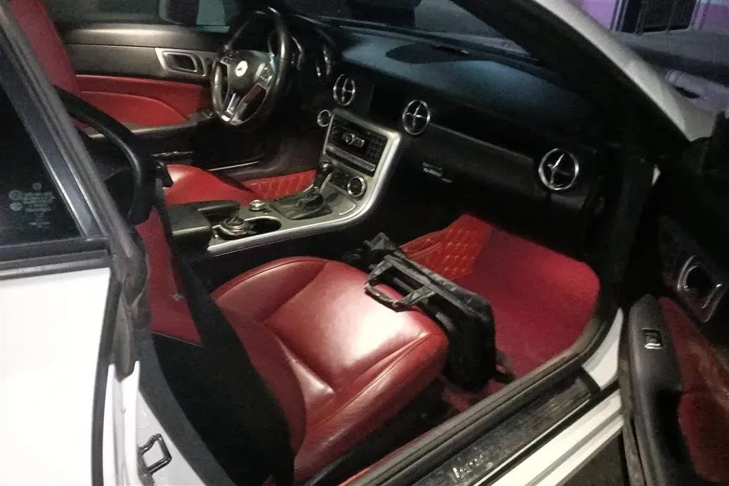 2015 Mercedes-Benz SLK Class 1.8T 184HP L4 7AT,autocango,china used car exporter,china ev exporter,chinese used car exporter,chinese used ev exporter