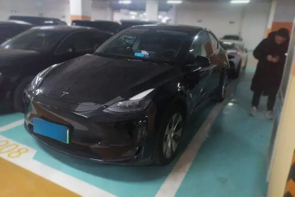 2022 Tesla Model Y BEV 60KWH