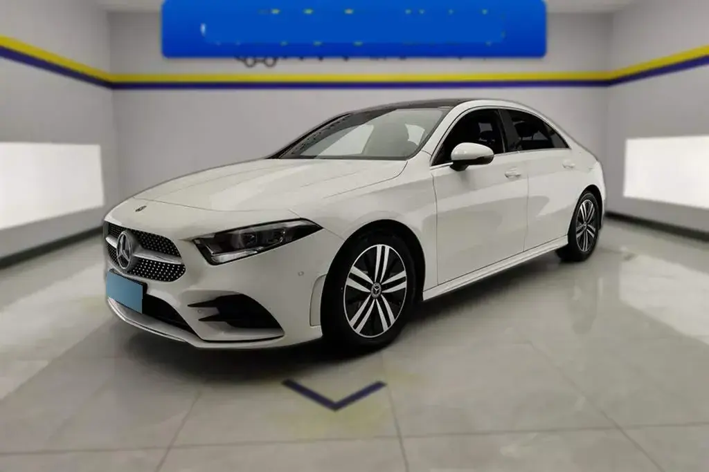 2019 Mercedes-Benz A Class 1.3T 136HP L4 7DCT