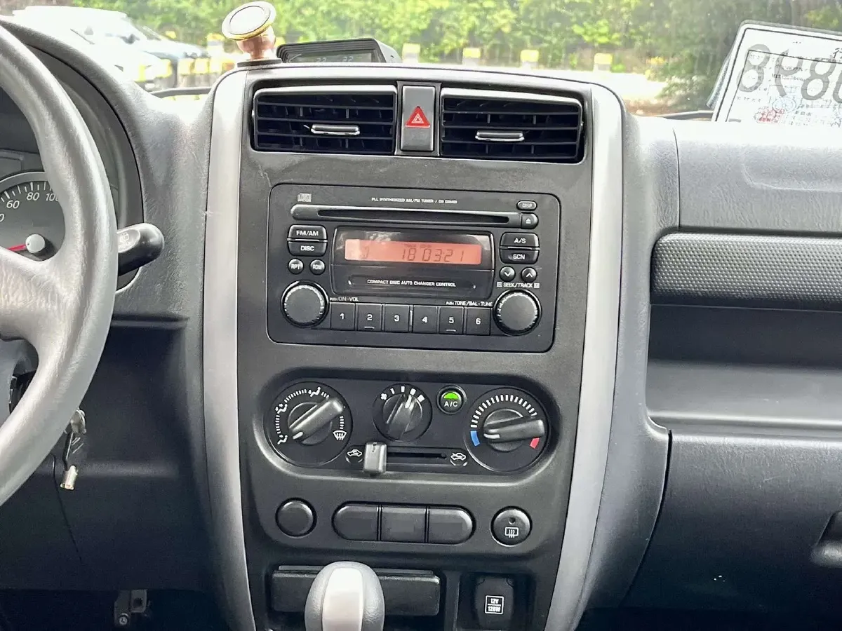 2011 Suzuki Jimny 1.3L 85HP L4 4AT,autocango,china used car exporter,china ev exporter,chinese used car exporter,chinese used ev exporter