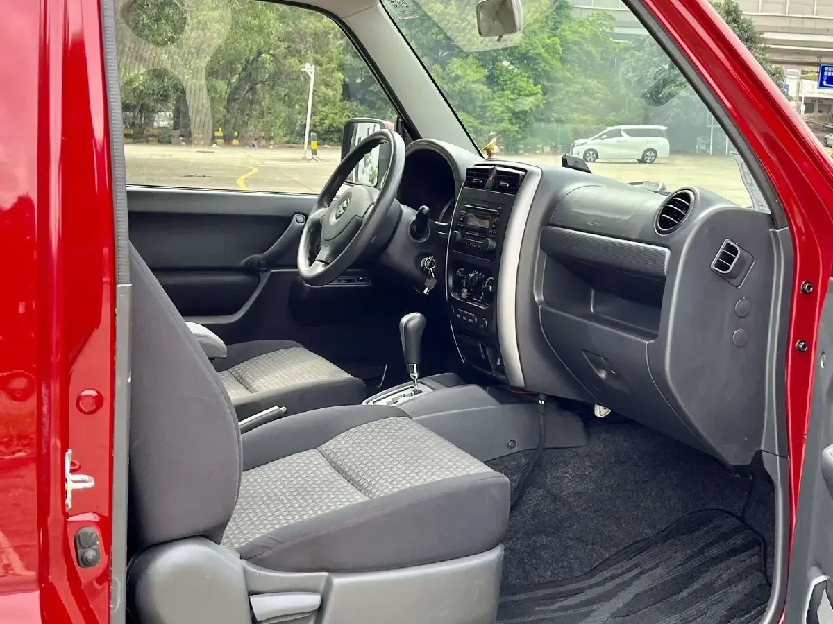 2011 Suzuki Jimny 1.3L 85HP L4 4AT,autocango,china used car exporter,china ev exporter,chinese used car exporter,chinese used ev exporter